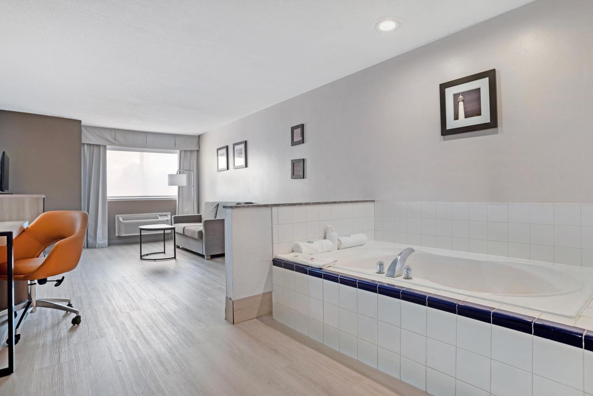 Comfort & Crystal Sportsplex Hotel